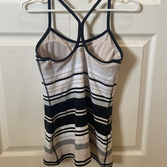 Lululemon Power Y back tank top size 4 - Picture 3 of 5